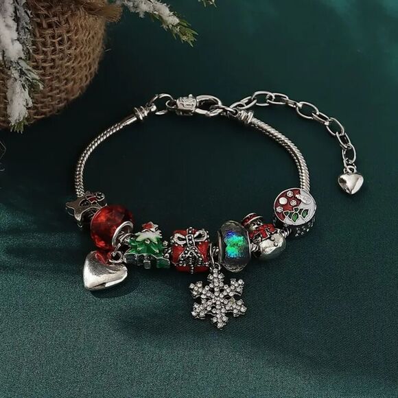 Christmas Bracelet with Sparkling Rhinestones with Adjustable Clasp. - Picture 5 of 6